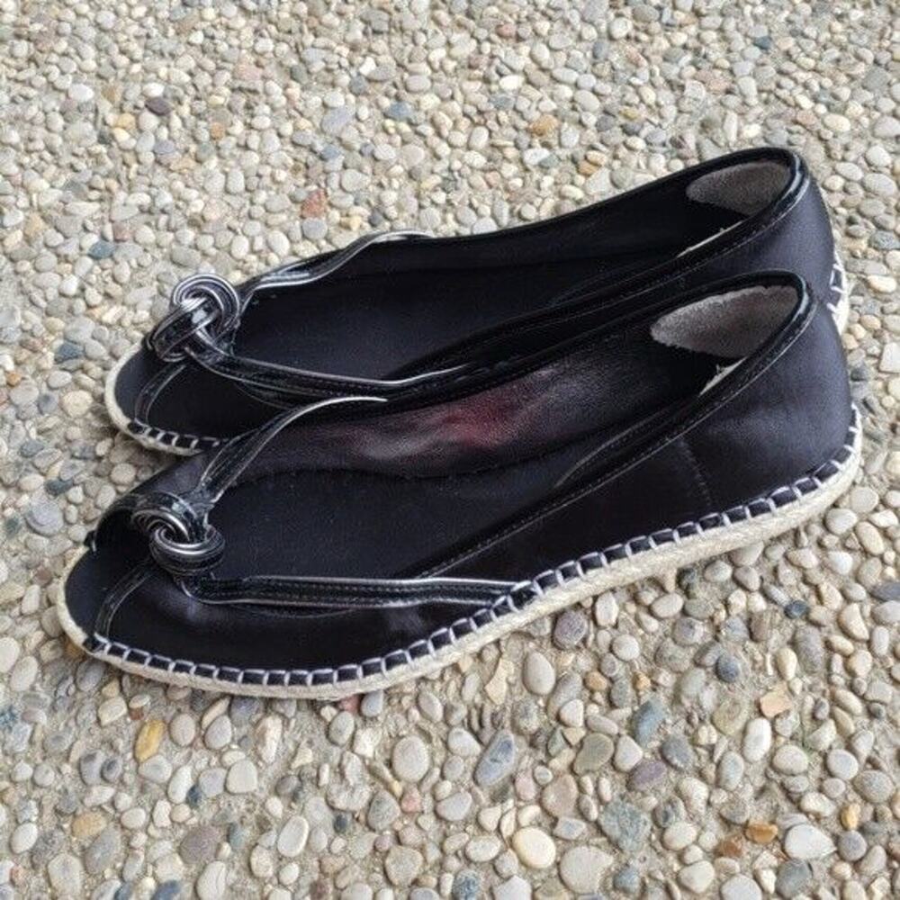 Cole Haan Open Toe Flats with Knott Design Black & Cream Size 7.5 B